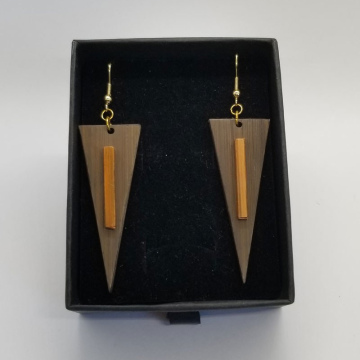 Boucles d'oreilles Triangles marron avec barre